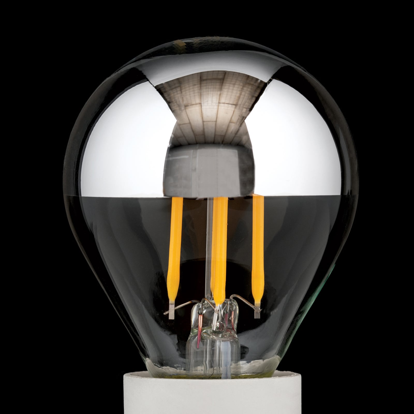 Detalj av LED toppforspeilet pære E14 4W 2700K dimbar - ORION