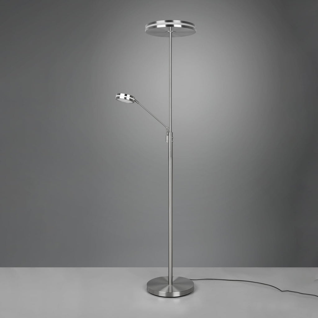 Nærbilde av leselampen på LED uplighter Franklin dimbar matt nikkel
