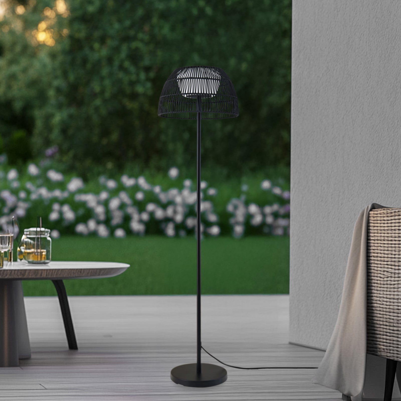 Detalj av LED utegulvlampe Heribio svart jern