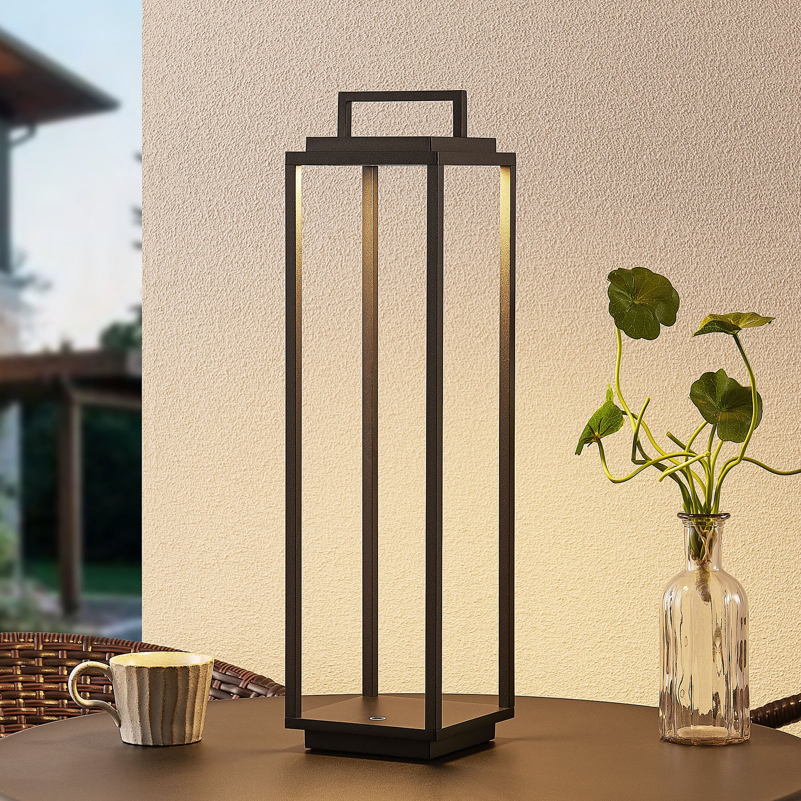 LED utelanterne Elaja dimbar oppladbar svart IP54 forfra