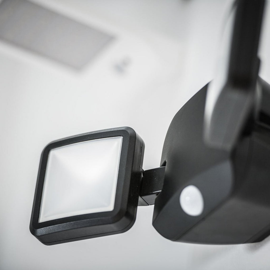 Nærbilde av sensor på LED utespot 2-lys med bevegelsessensor svart IP54 - OSRAM