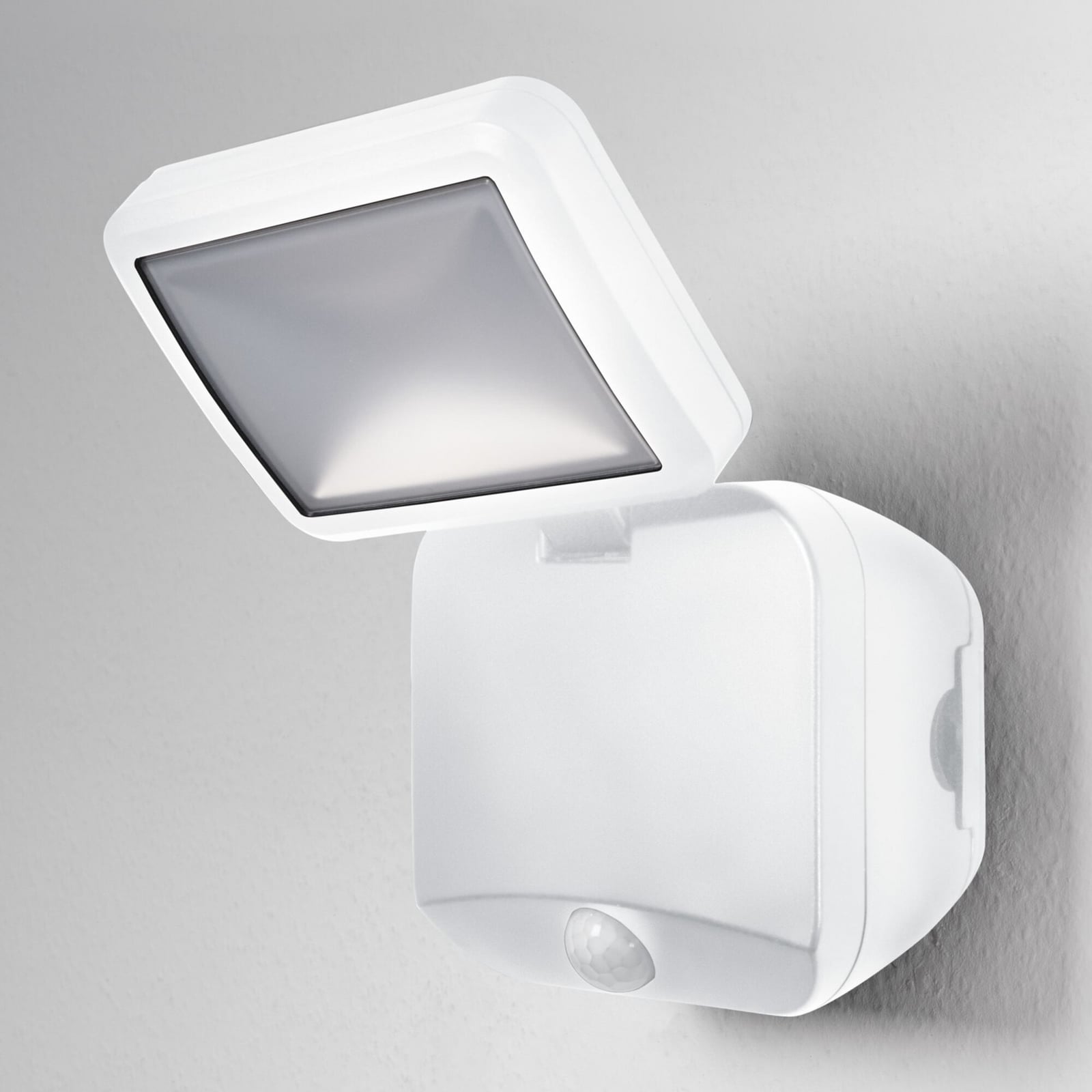 Detalj av LED utespot DOUBLE batteridrevet med bevegelsessensor hvit IP54