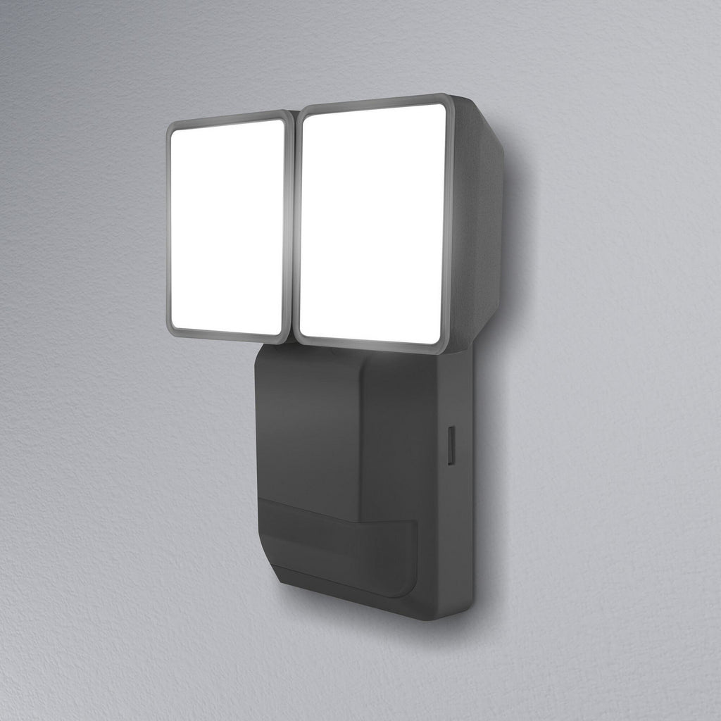 LED-utespot ENDURA PRO med bevegelsessensor grå IP55 montert utendørs