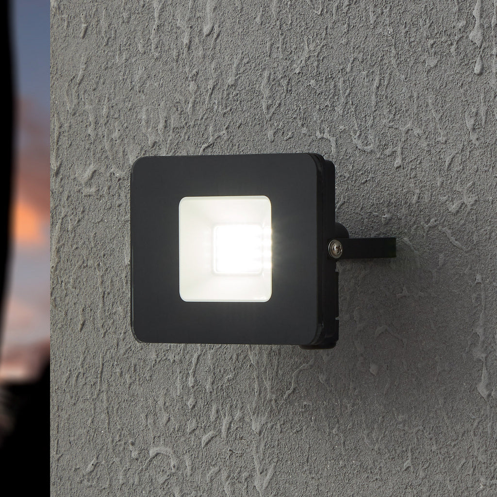LED utespot Faedo 3 svart 20W 1800lm IP65 forfra