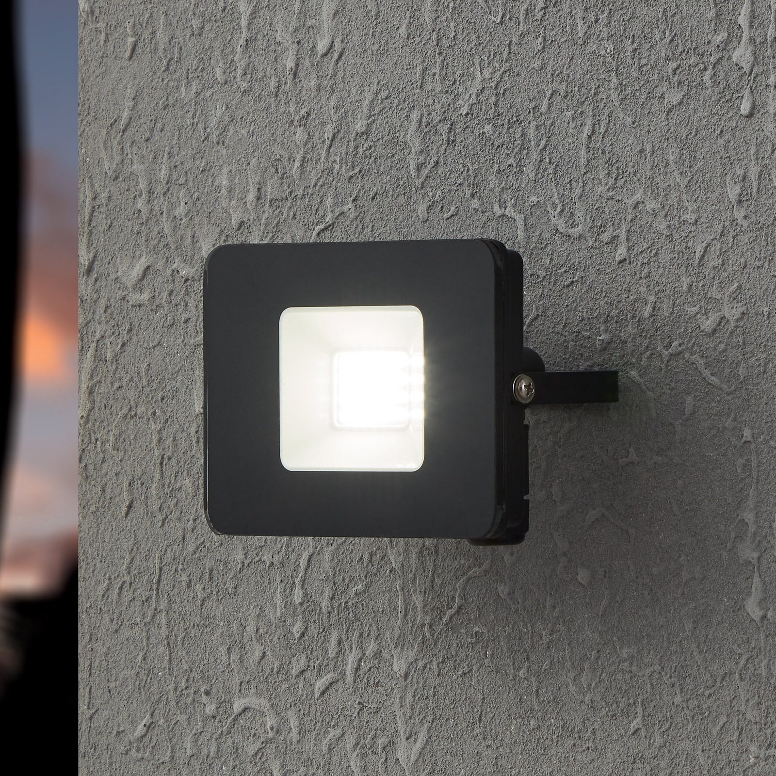 LED utespot Faedo 3 svart 20W 1800lm IP65 forfra