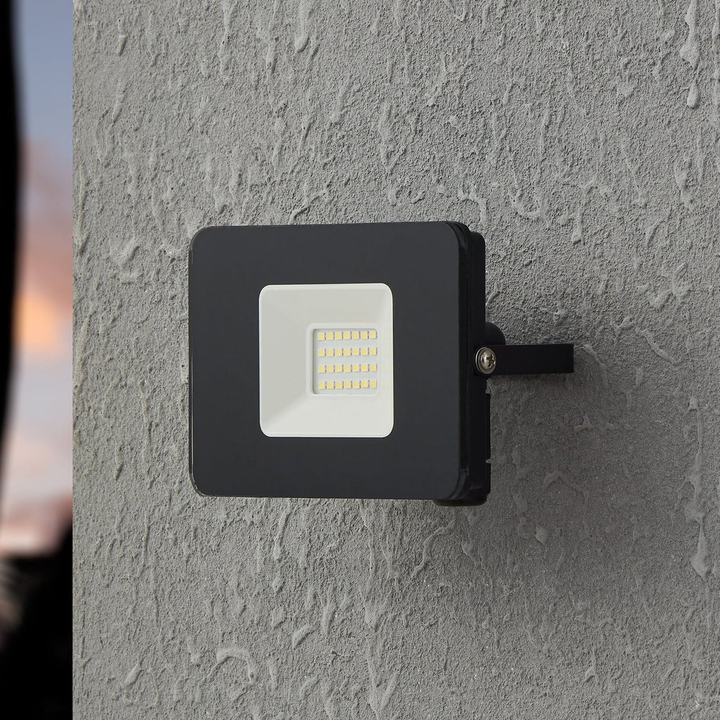 LED utespot Faedo 3 svart 20W 1800lm IP65 bakside