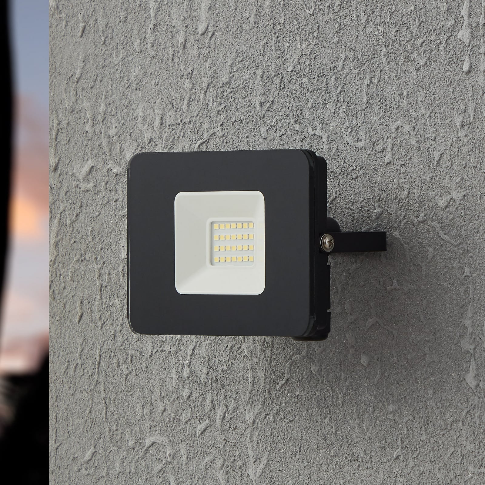 LED utespot Faedo 3 svart 20W 1800lm IP65 bakside