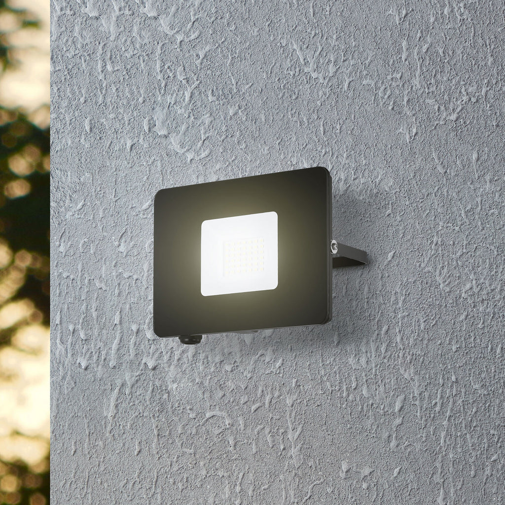 LED-utespot Faedo 3 svart 30W 5000K IP65 forfra