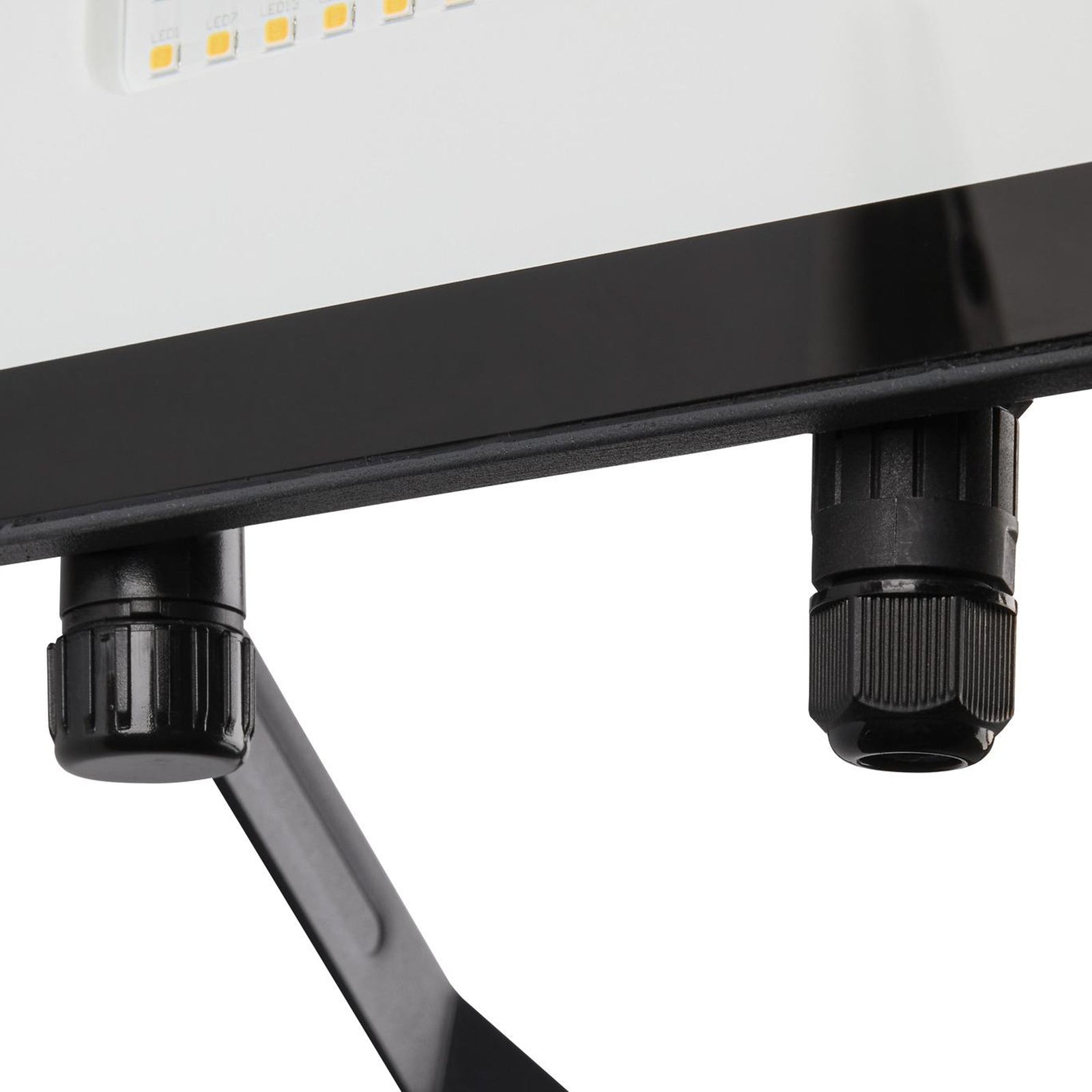 LED utespot Floodi aluminium 48W 3000K IP65 antrasitt montert ute