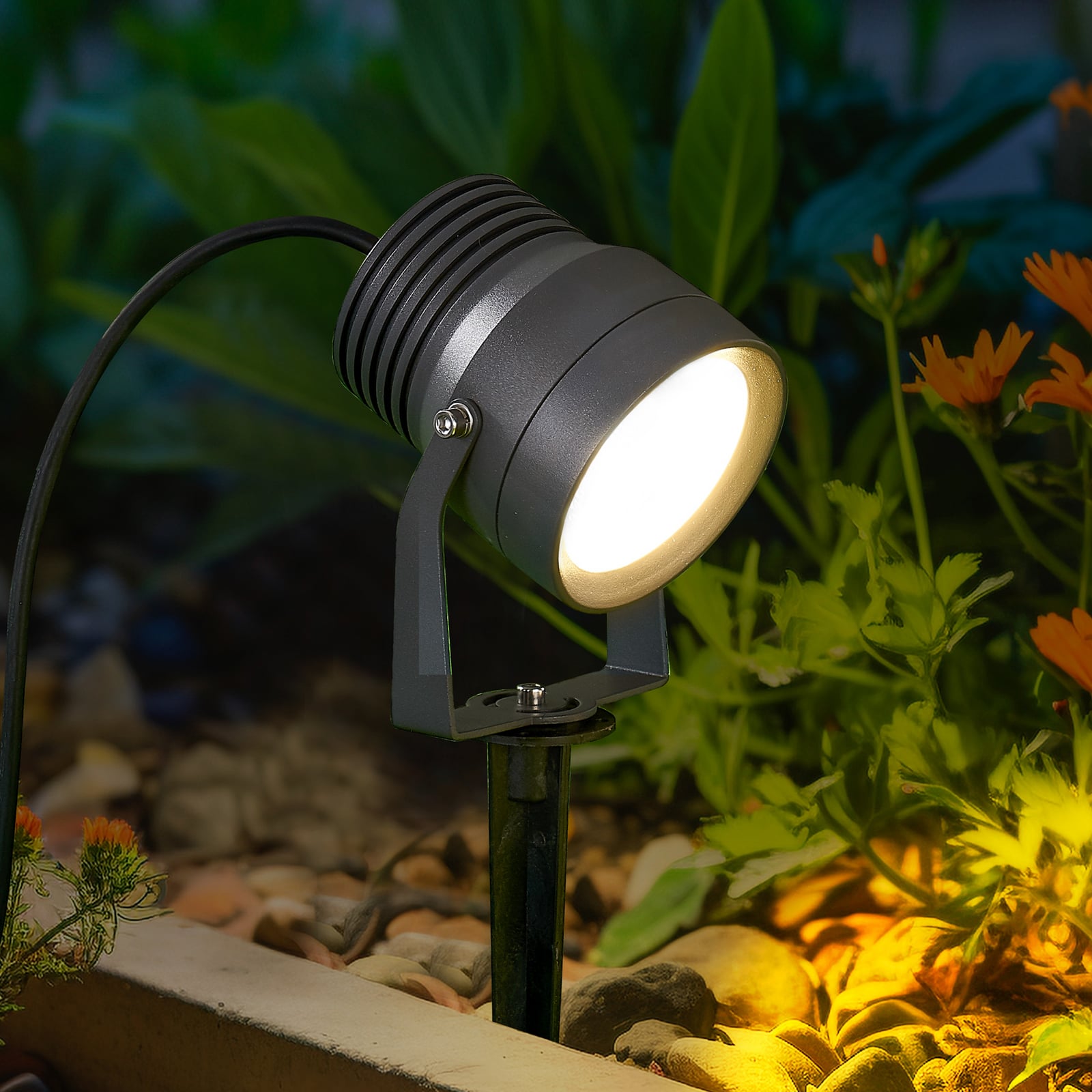 LED utespot Irina med jordspyd aluminium 20W IP65 justerbart lyshode