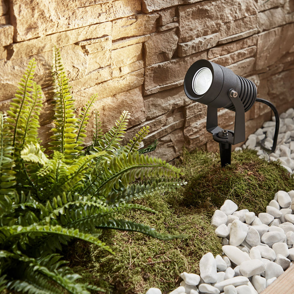 LED utespot Jon med jordspyd justerbar 7,5W IP65 - Lucande detalj av justerbart hode