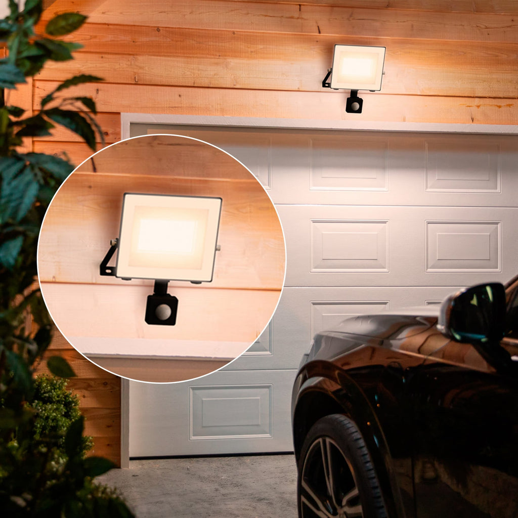 Nærbilde av LED utespot Lois UE med bevegelsessensor 14W IP65