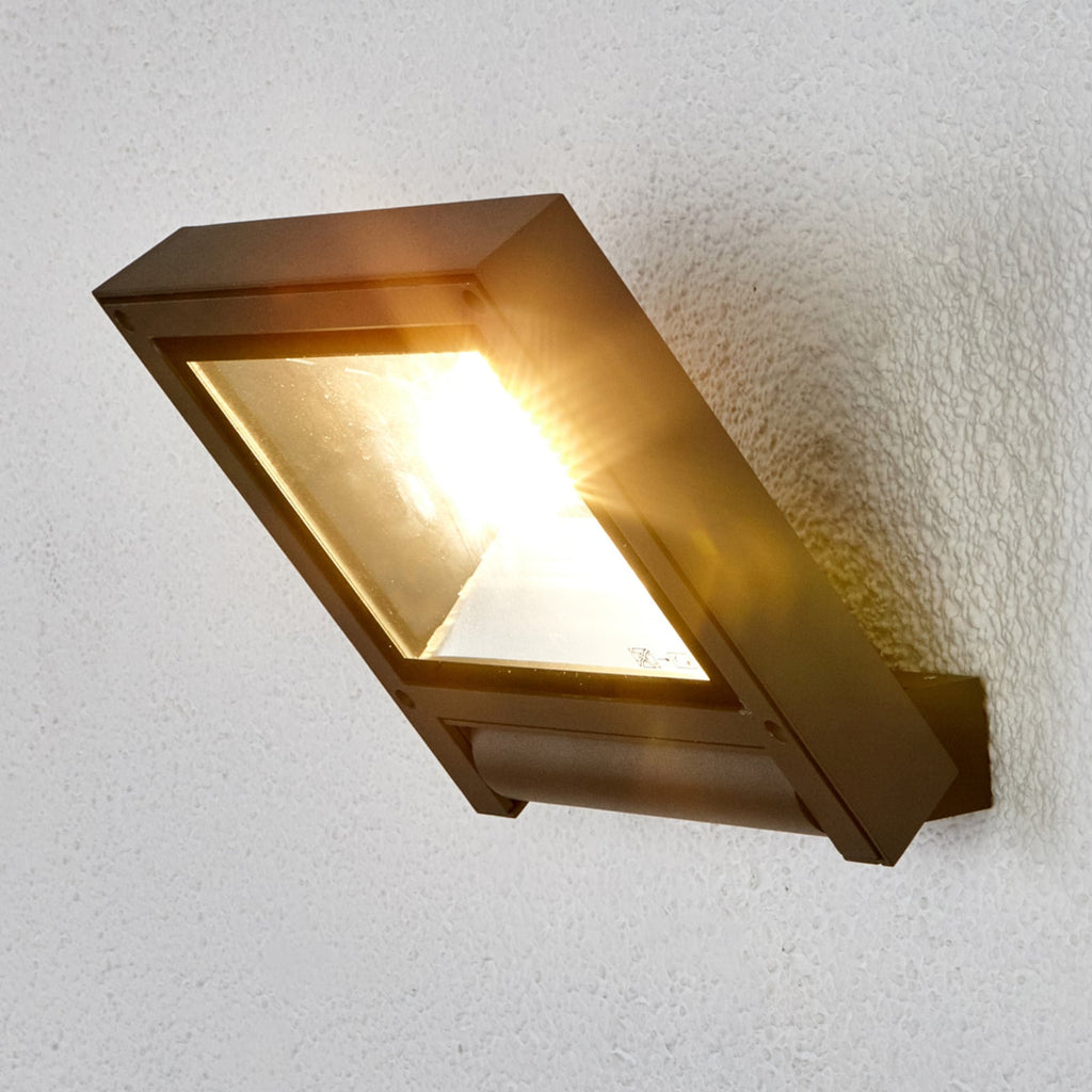 LED utespot Maica svingbar antrasitt IP65 12W montert utendørs