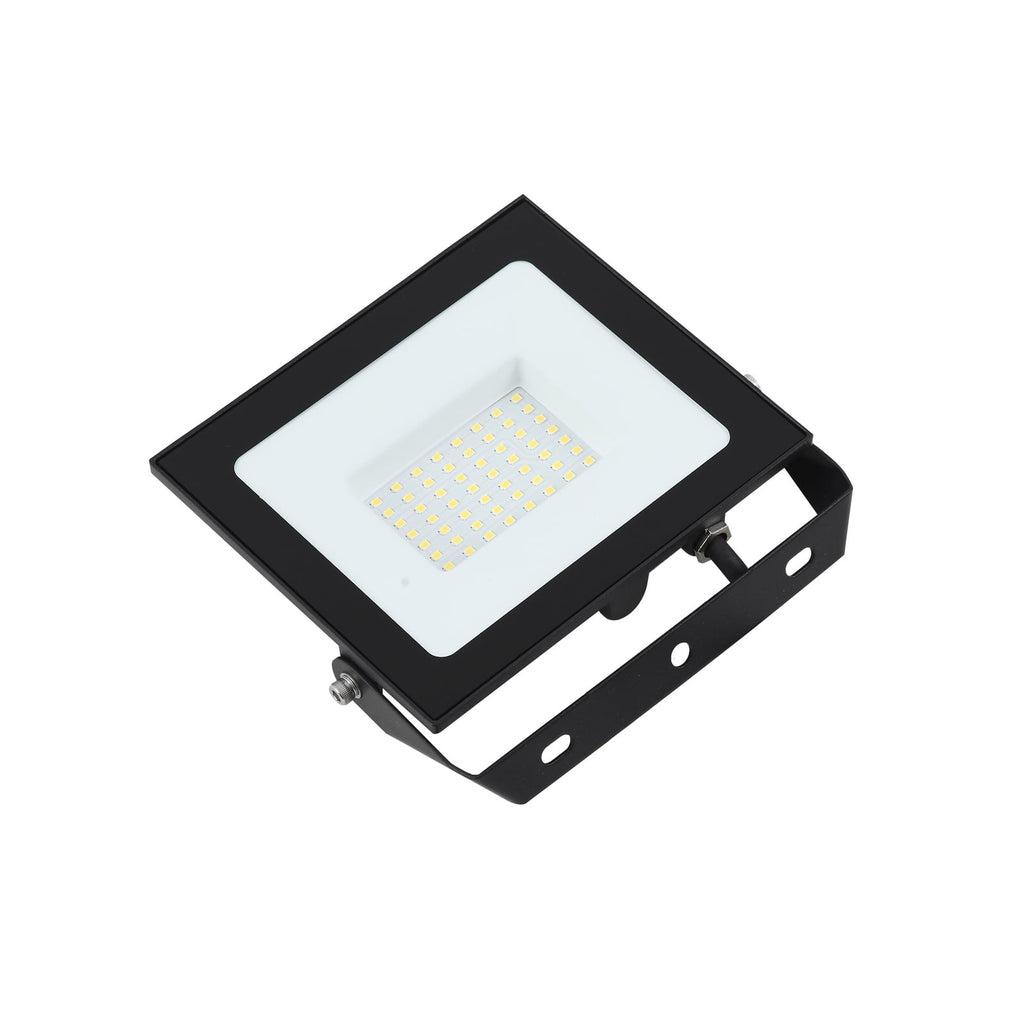 LED utespot Maikel svart 50W 4000 lm IP65 montert på vegg