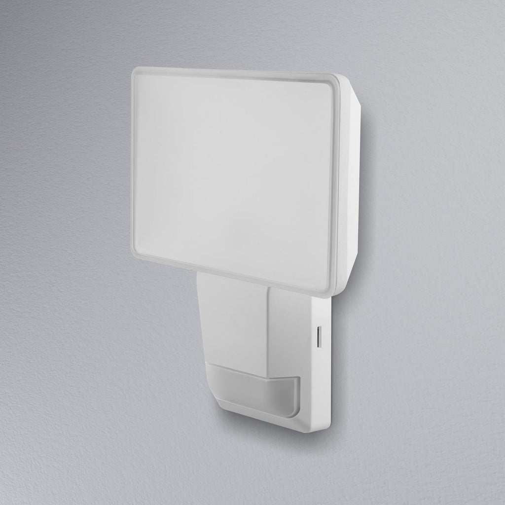 LED utespot med bevegelsessensor hvit 15W IP55 - OSRAM detalj av lampehode