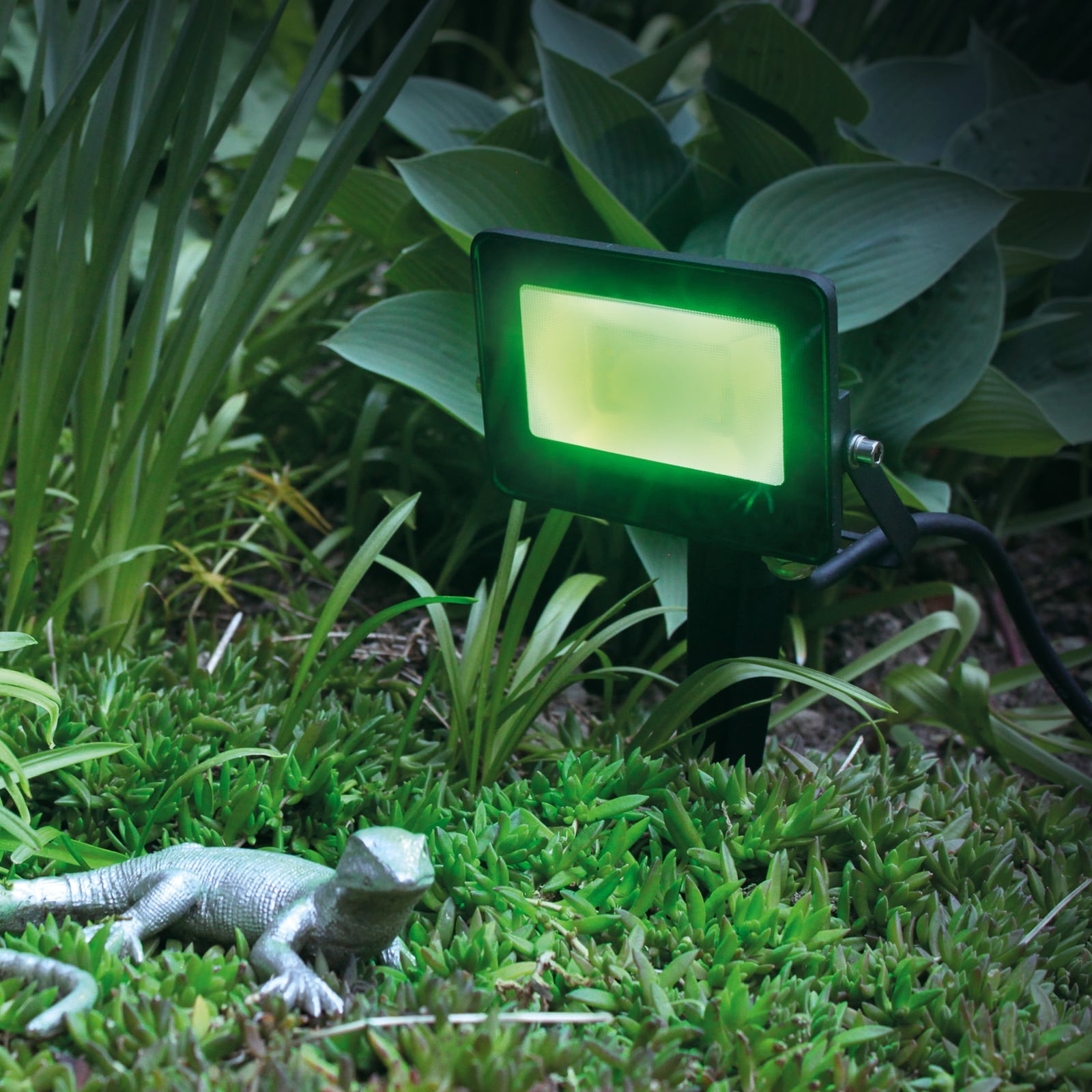 Detaljbilde av LED utespot MT69070 RGBW dimbar med fjernkontroll IP65