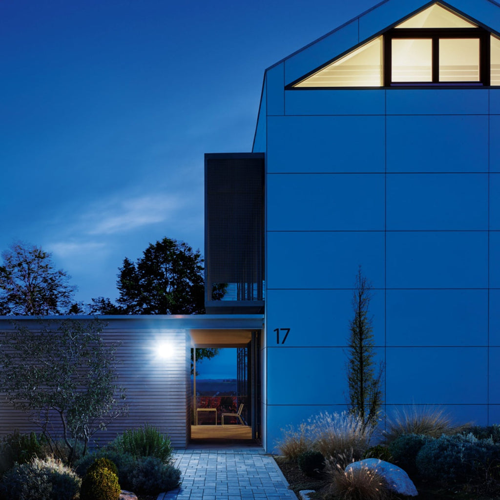 LED utespot XLED Home 2 SC med bevegelsessensor svart bakside