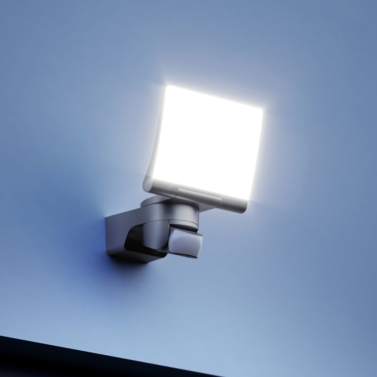 LED utespot XLED Home 2 XL S med bevegelsessensor grafitt forfra