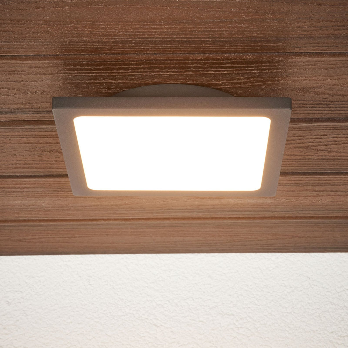 LED utetaklampe Mabella med bevegelsessensor detalj