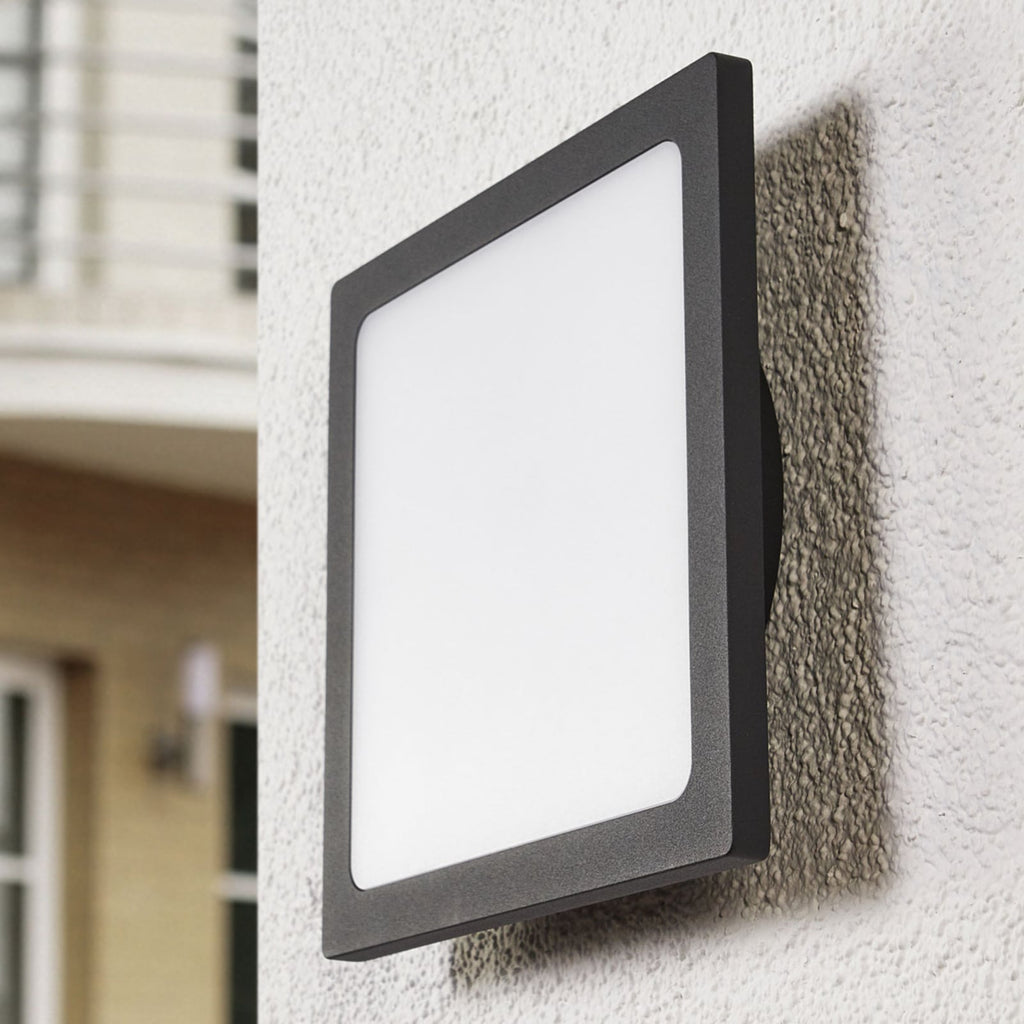 LED utetaklampe Mabella aluminium 23 cm IP65 antrasitt lysdetalj