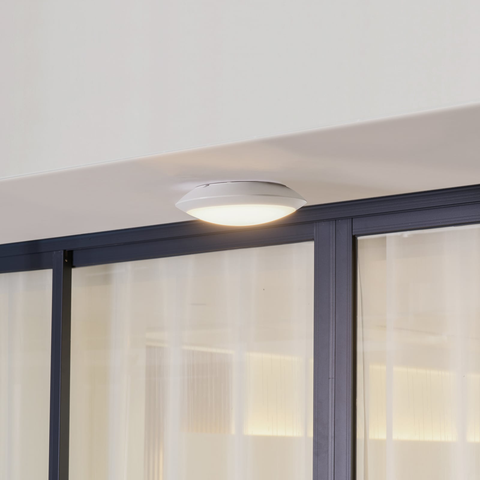 LED utetaklampe Naira med bevegelsessensor forfra