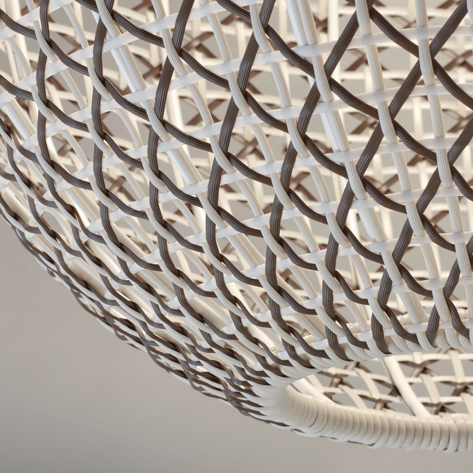 LED utetaklampe Nans Sphere flettet Ø60 cm montert ute
