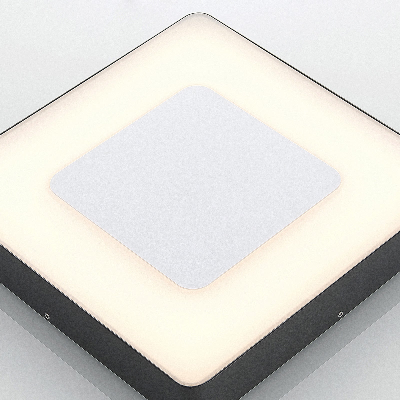 LED utetaklampe Sora kantet med bevegelsessensor IP54 nærbilde