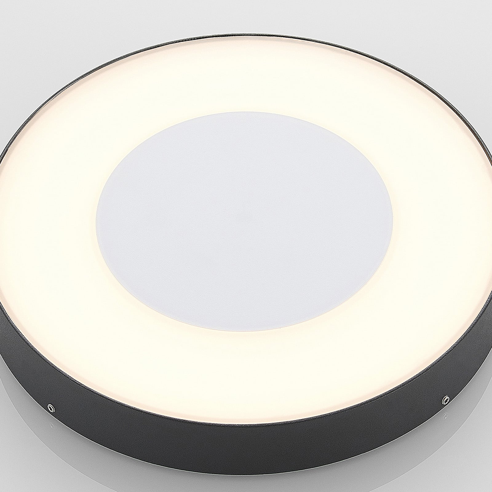 LED utetaklampe Sora rund med bevegelsessensor nærbilde