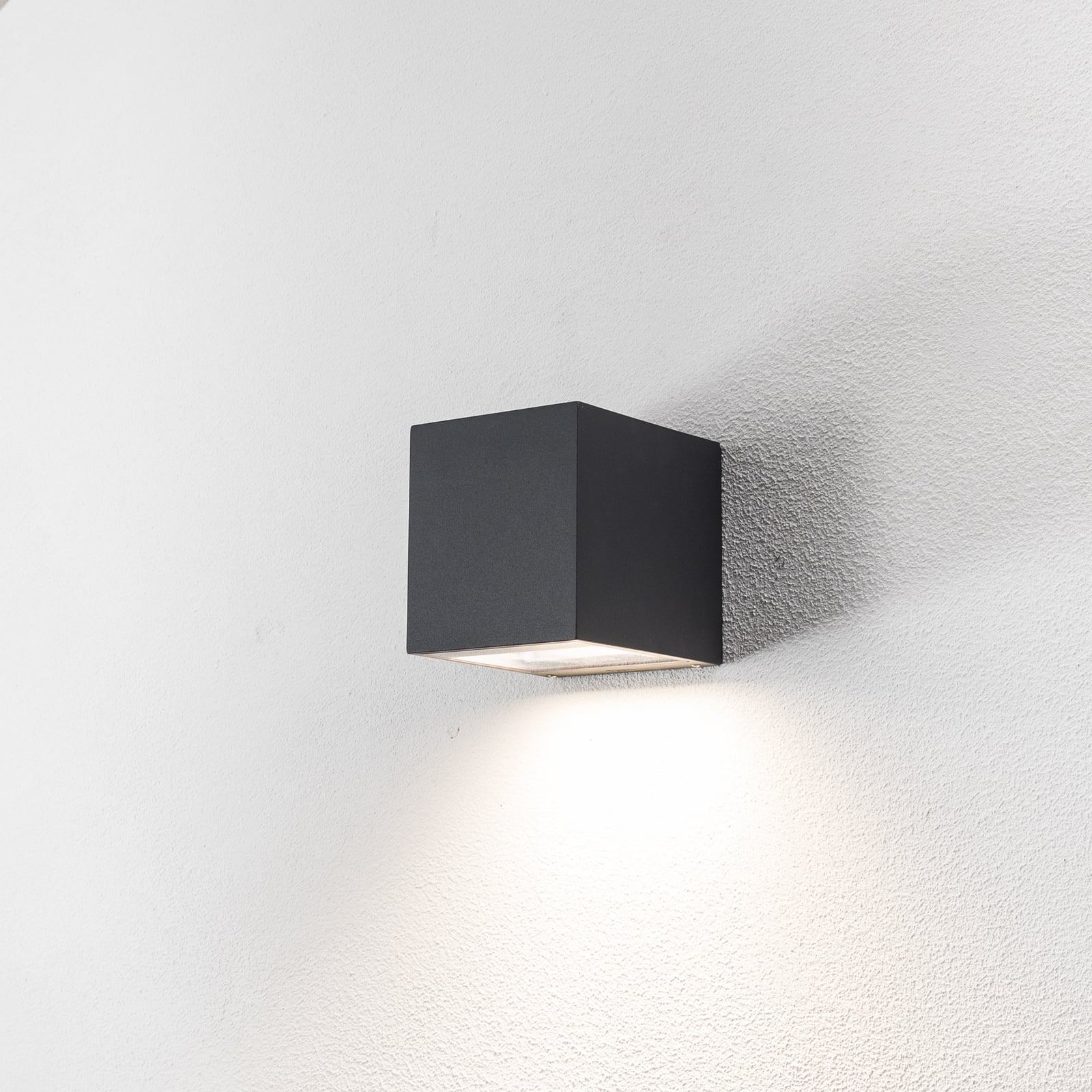 Bakside av LED utevegglampe 24718 K3 grafitt nedlys 8W IP65 fra BEGA