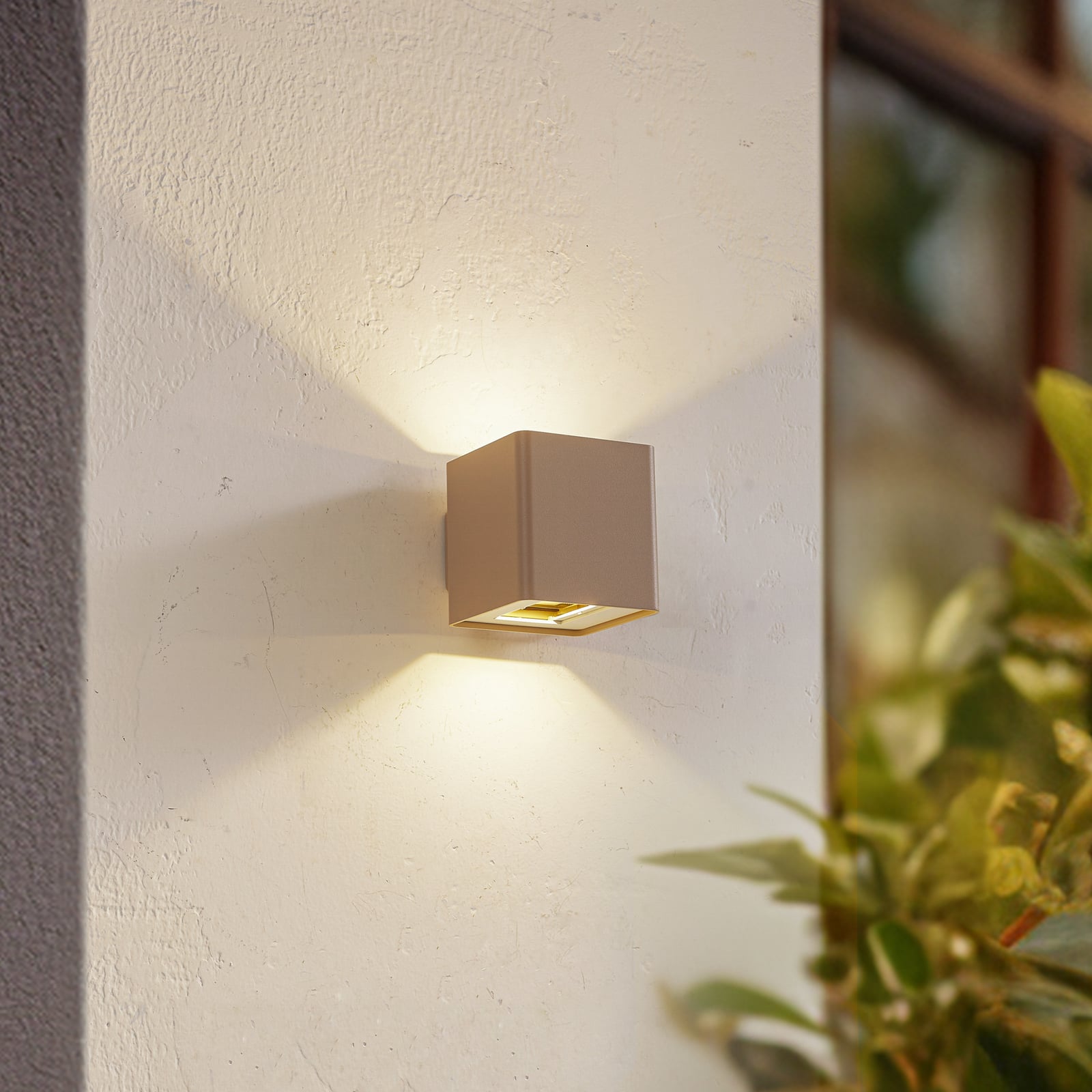 LED utevegglampe Aaron opp og ned beige IP54 10,7W bakside