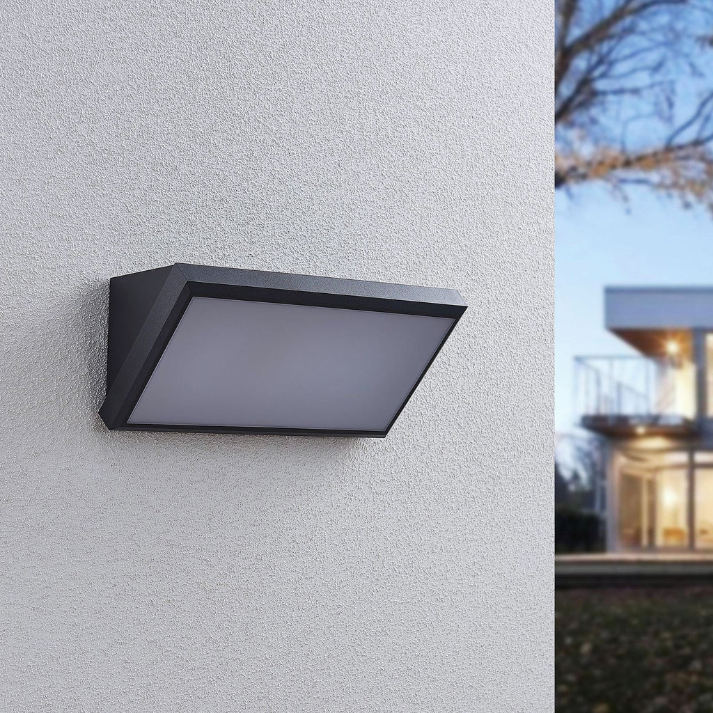 Detalj av LED utevegglampe Abby med bevegelsessensor mørkegrå IP65 18W