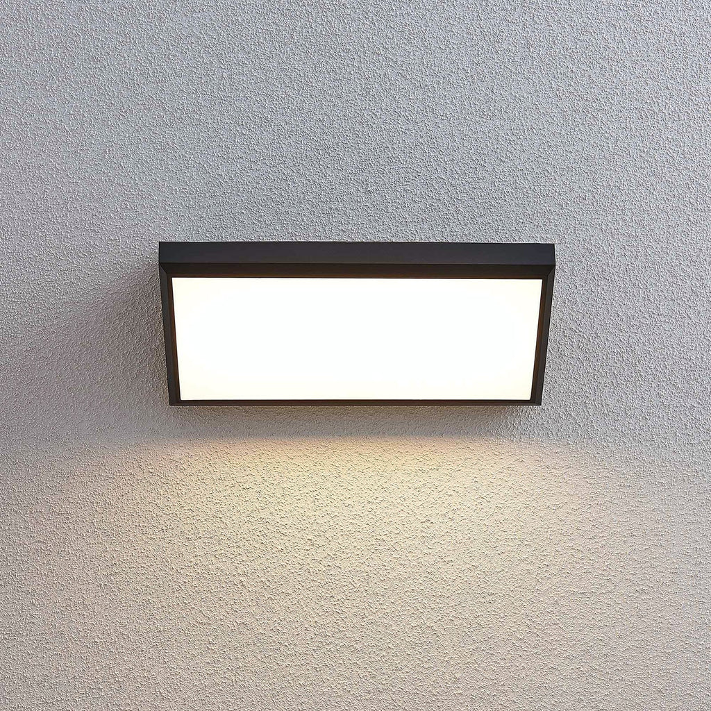 Nærbilde av bevegelsessensor på LED utevegglampe Abby mørkegrå IP65 18W