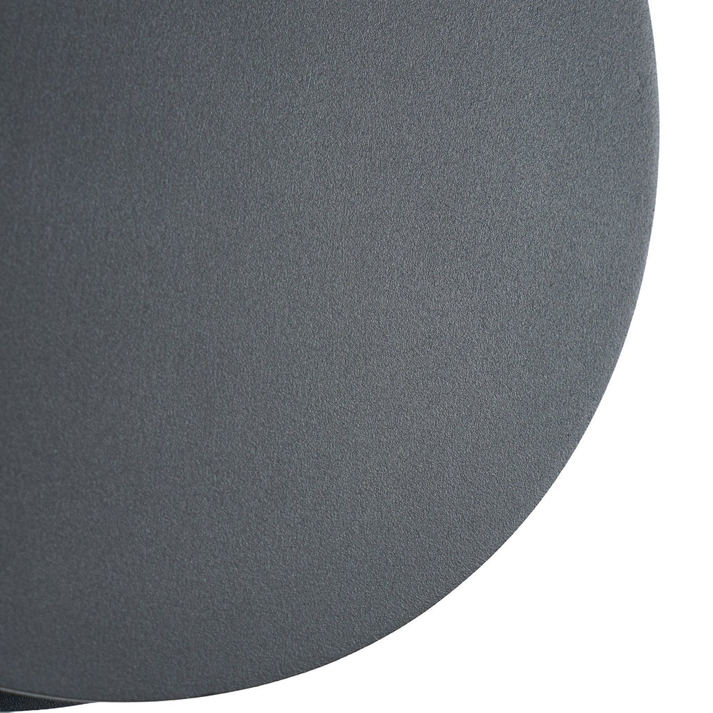 Sideprofil av LED utevegglampe Advero med husnummer