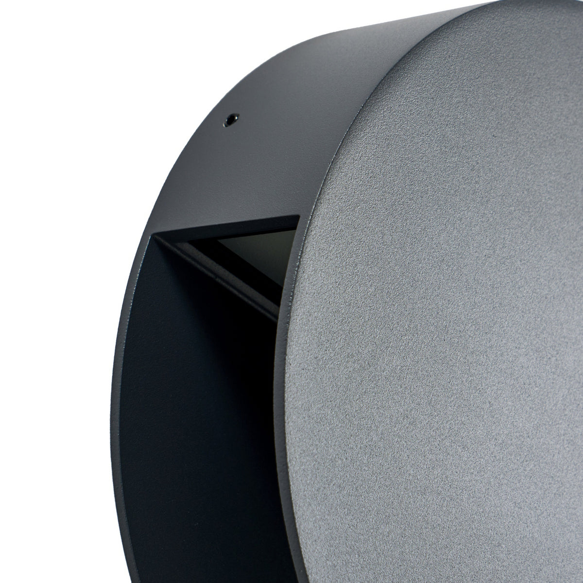 LED utevegglampe Advero med husnummer og CCT-funksjon