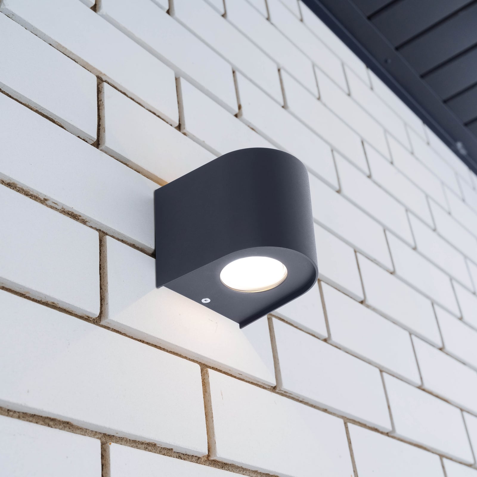 LED utevegglampe ALECTO svart opp/ned IP54 10 cm bakside