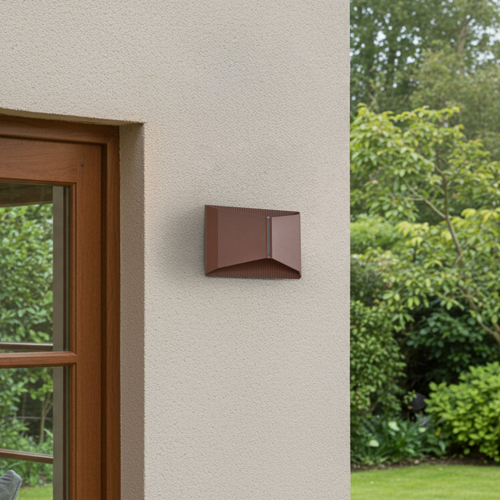 Montert LED utevegglampe Anlira opp og ned brun 9W IP65