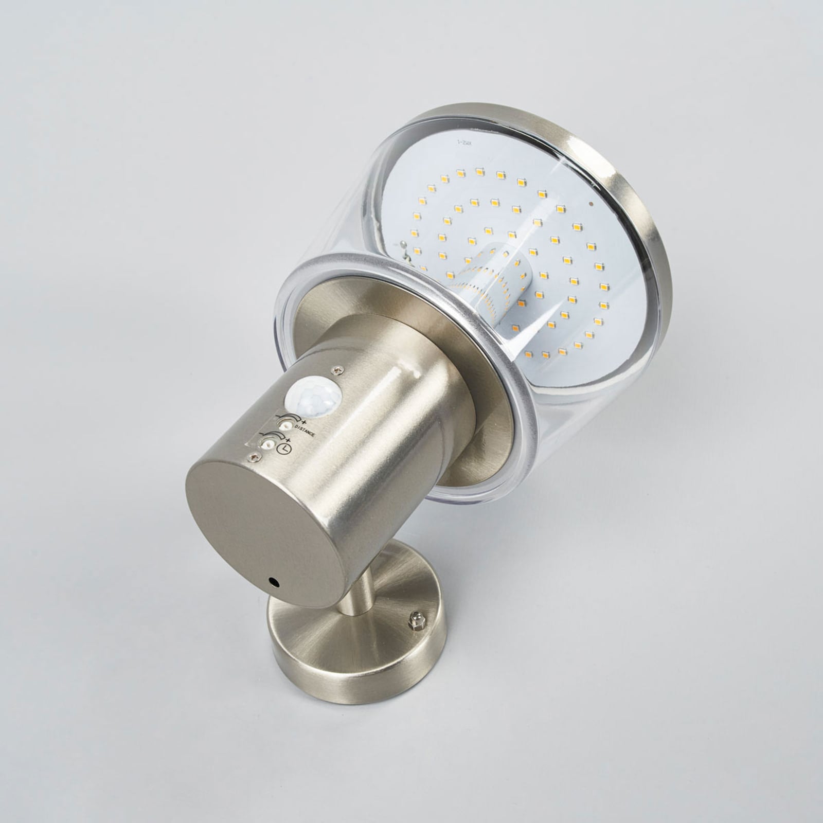 Nærbilde av bevegelsessensor på LED utevegglampe Antje