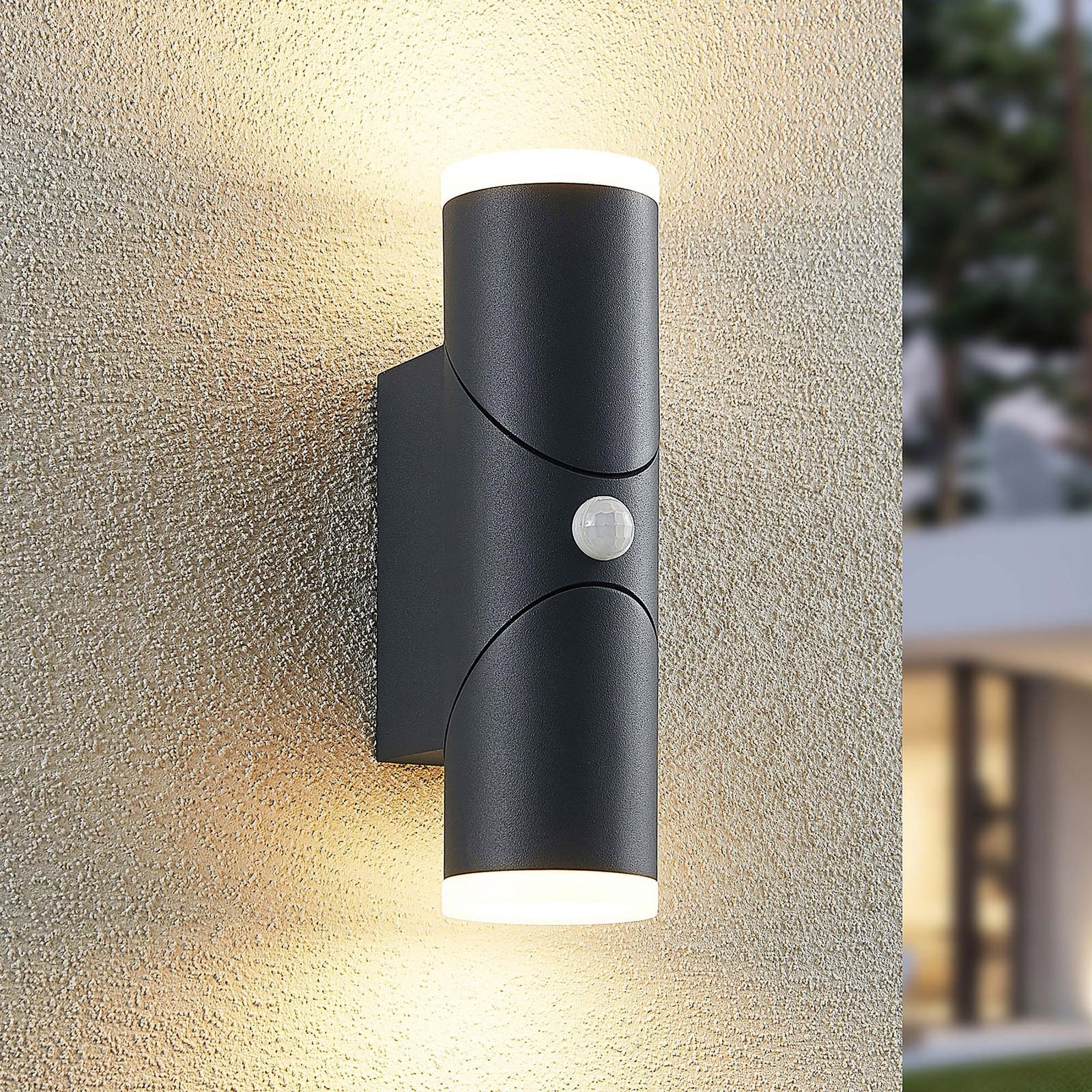 LED utevegglampe Aspyn 2-lys med bevegelsessensor IP54 forfra