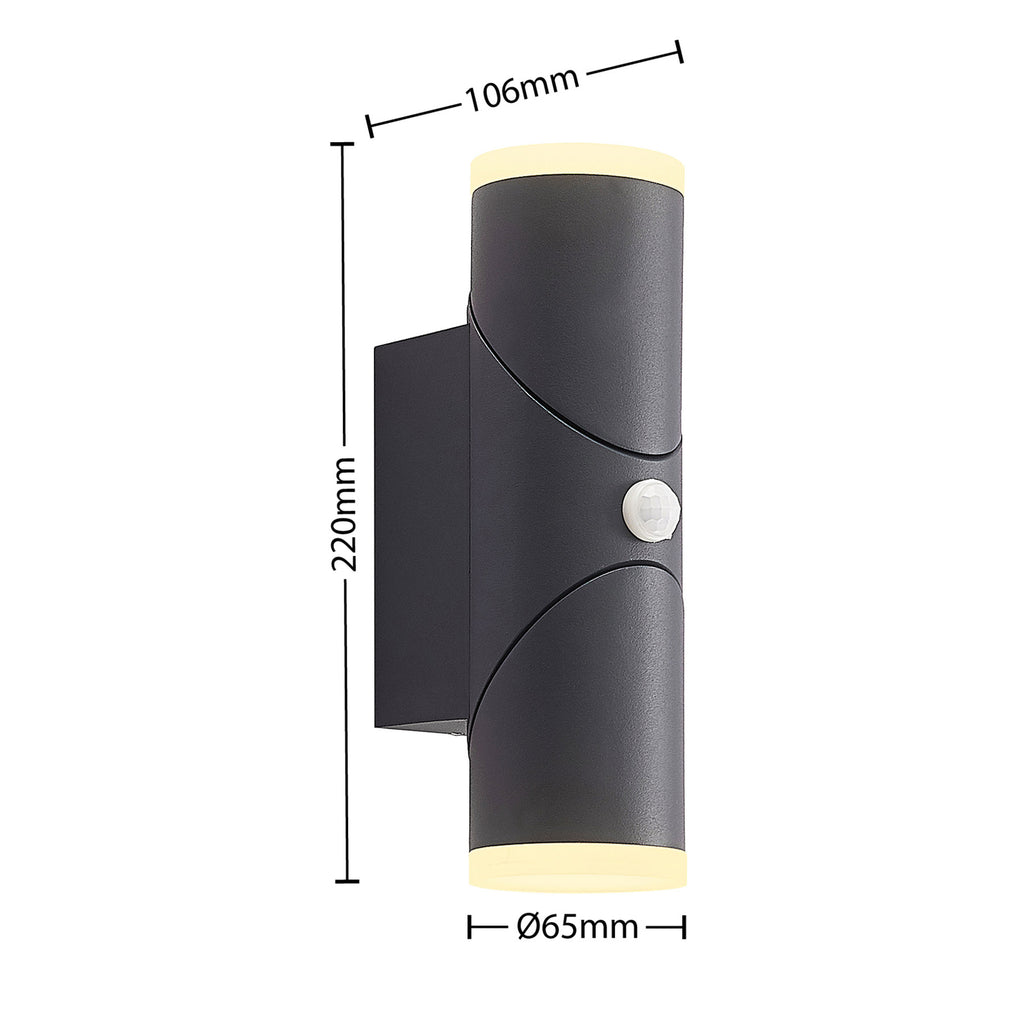 Montert LED utevegglampe Aspyn 2-lys med bevegelsessensor IP54 ved inngang