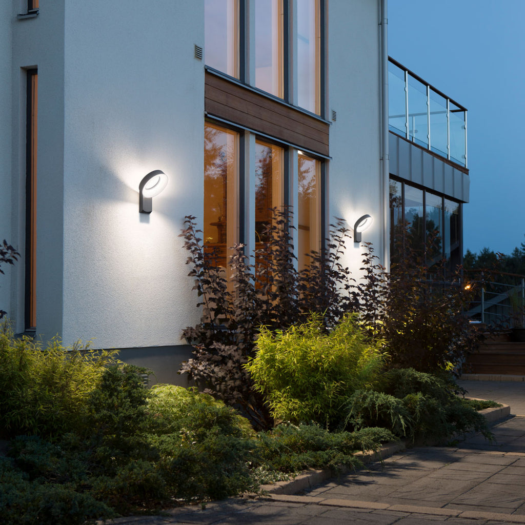 LED utevegglampe Asti ringformet antrasitt Ø26 cm nærbilde av LED-lys