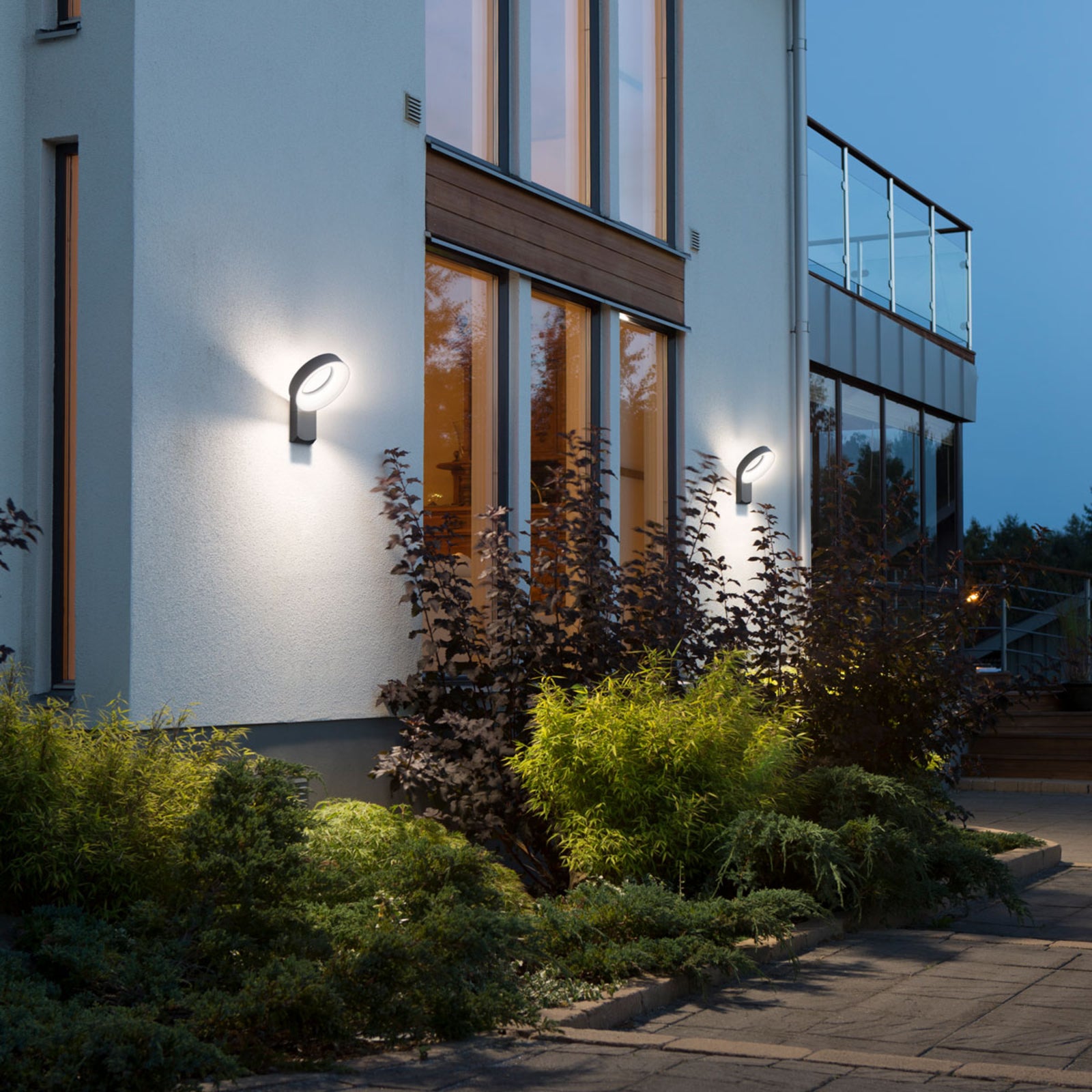 LED utevegglampe Asti ringformet antrasitt Ø26 cm nærbilde av LED-lys
