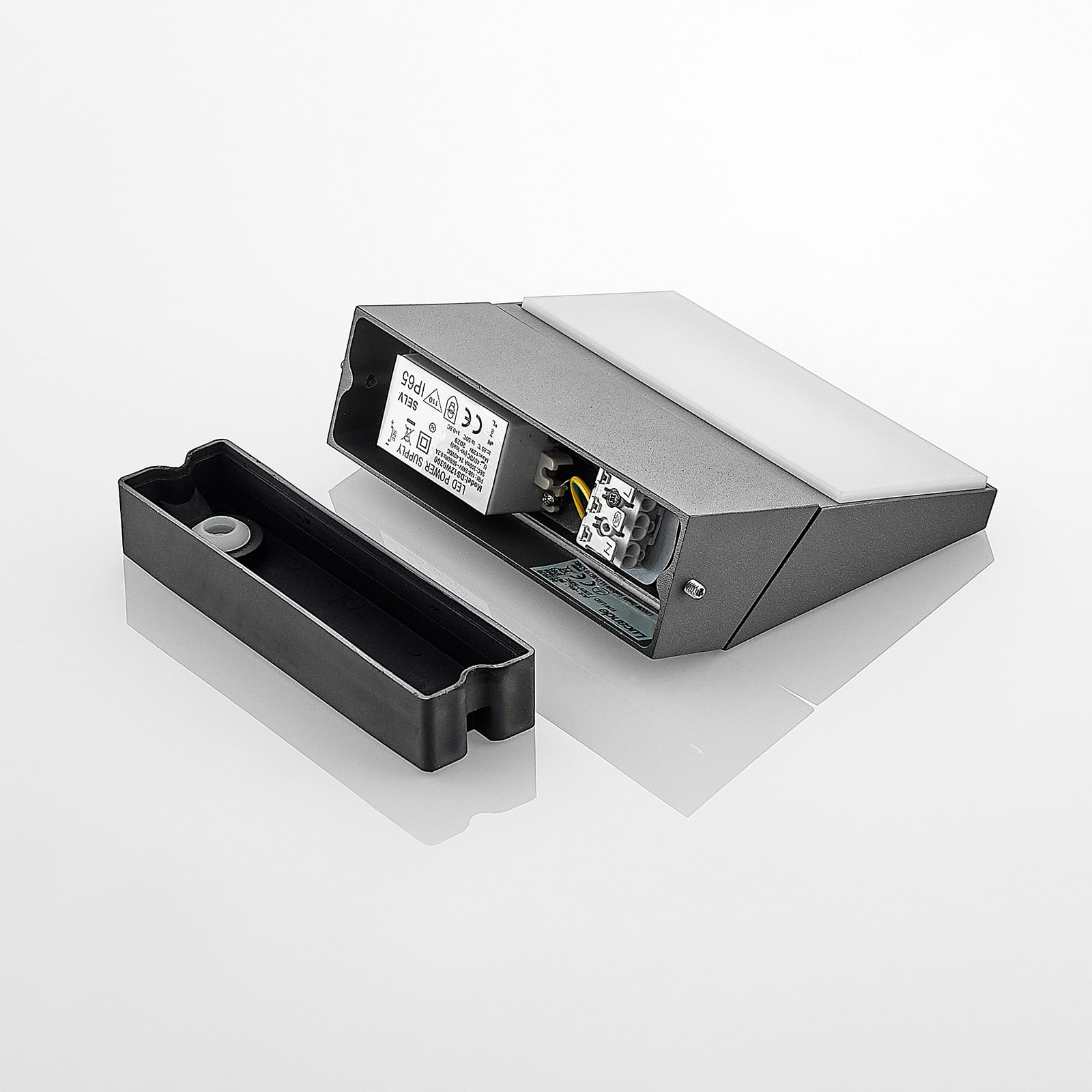 LED utevegglampe Auda svingbart panel 11W IP65 detalj av materiale