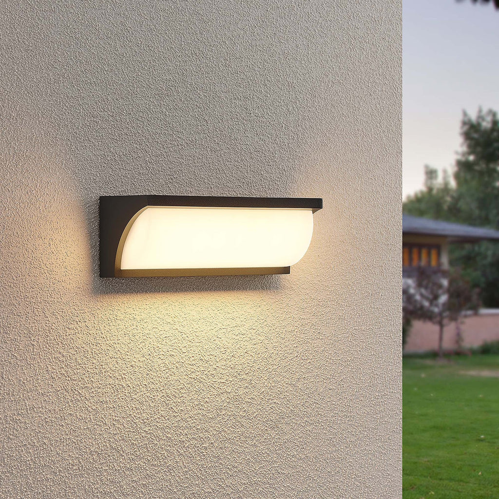 LED utevegglampe Aune bakside med monteringsdetalj