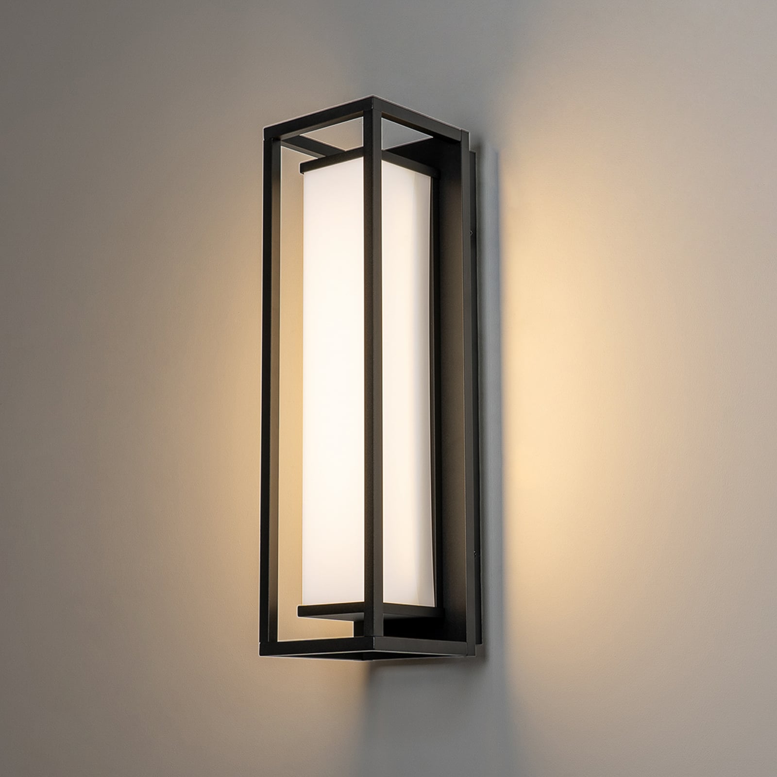 Nærbilde av LED utevegglampe Banetti svart aluminium