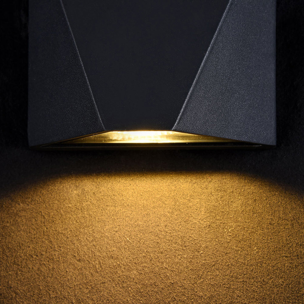 LED utevegglampe Beekman svart 5,2W IP54 varmhvit med varmlys
