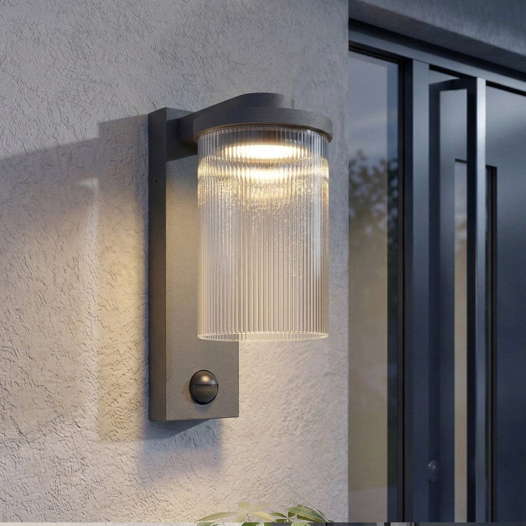 LED utevegglampe Beelia med bevegelsessensor front