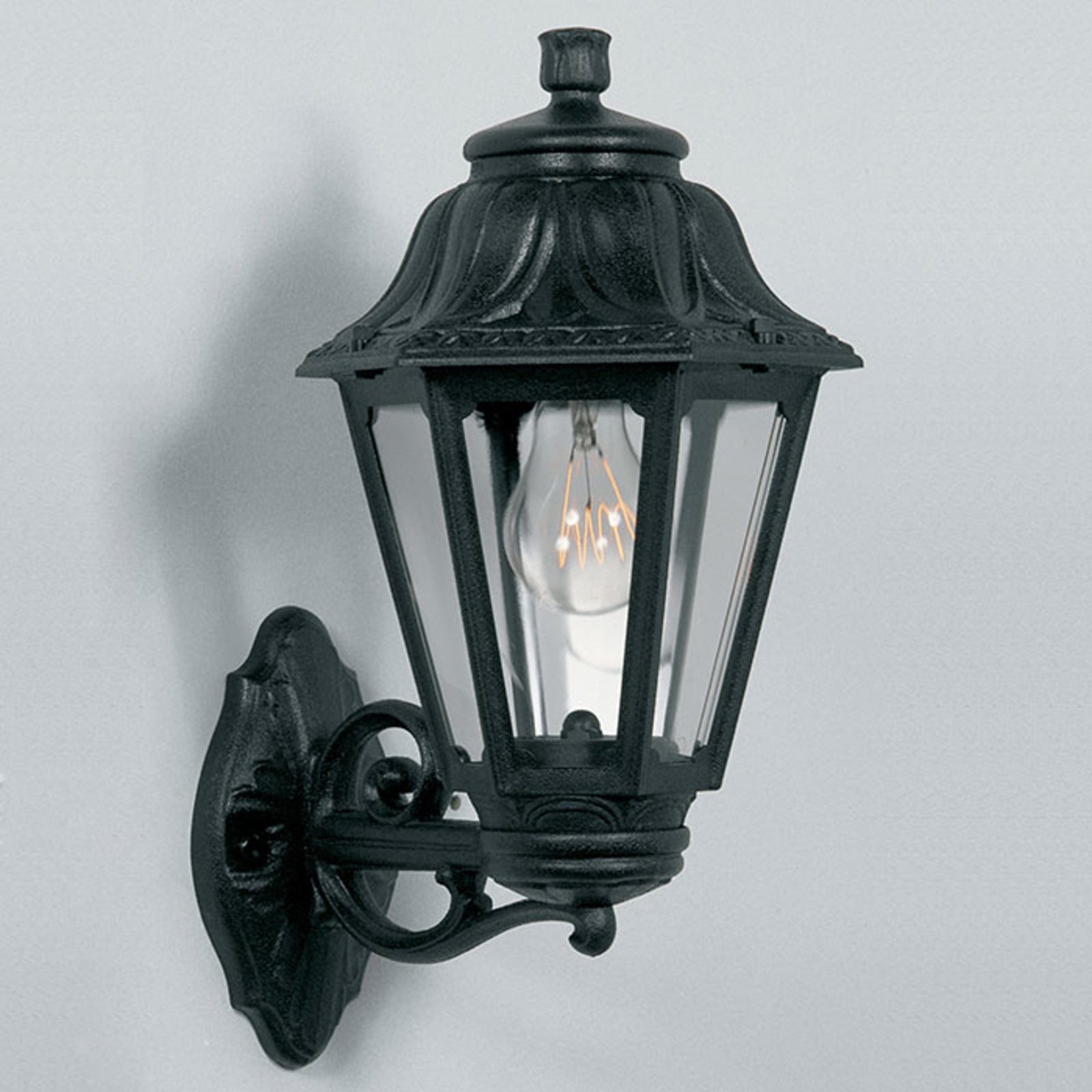 Montert LED utevegglampe Bisso Anna ved inngangsparti