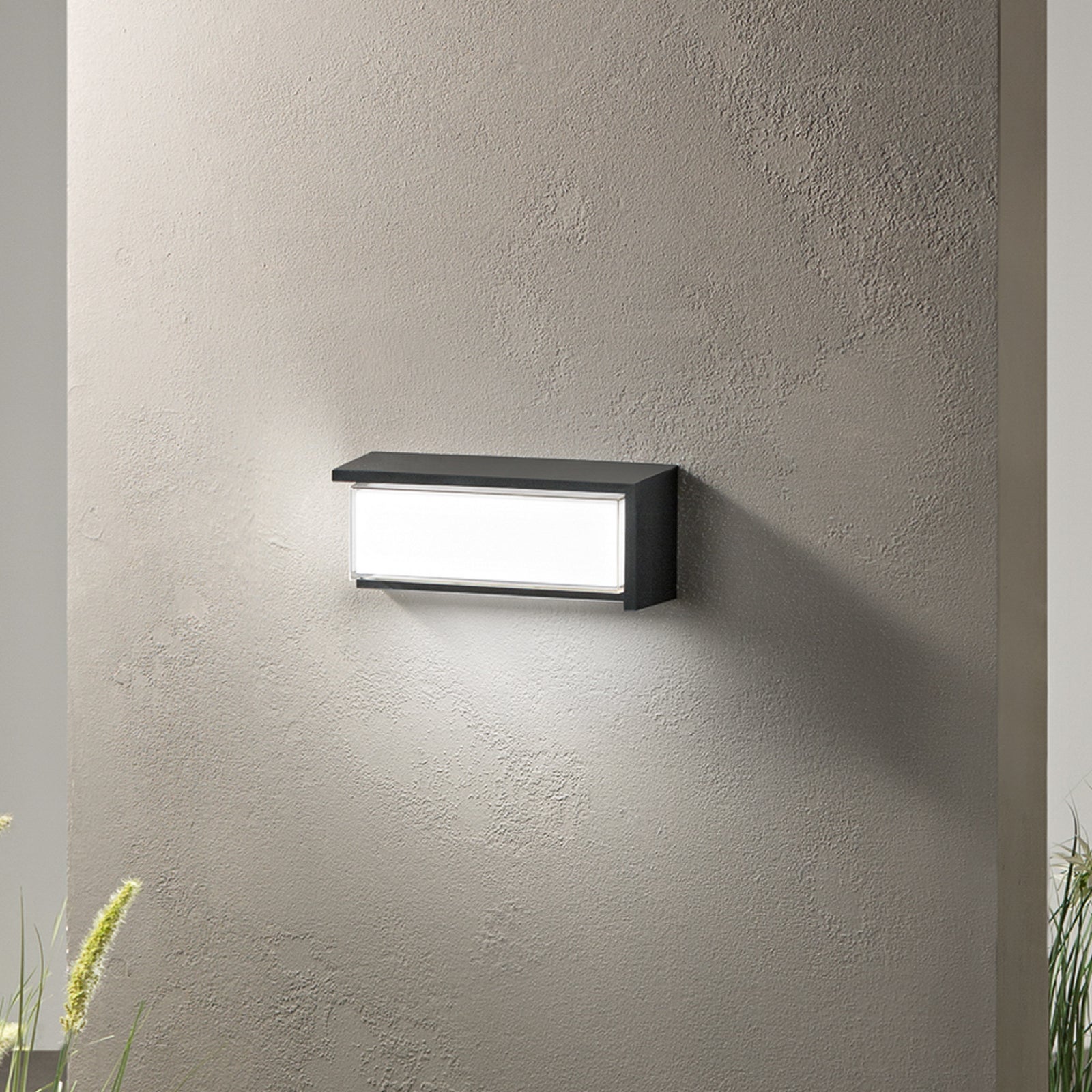 LED utevegglampe Block svart 32 cm plast IP65 forfra