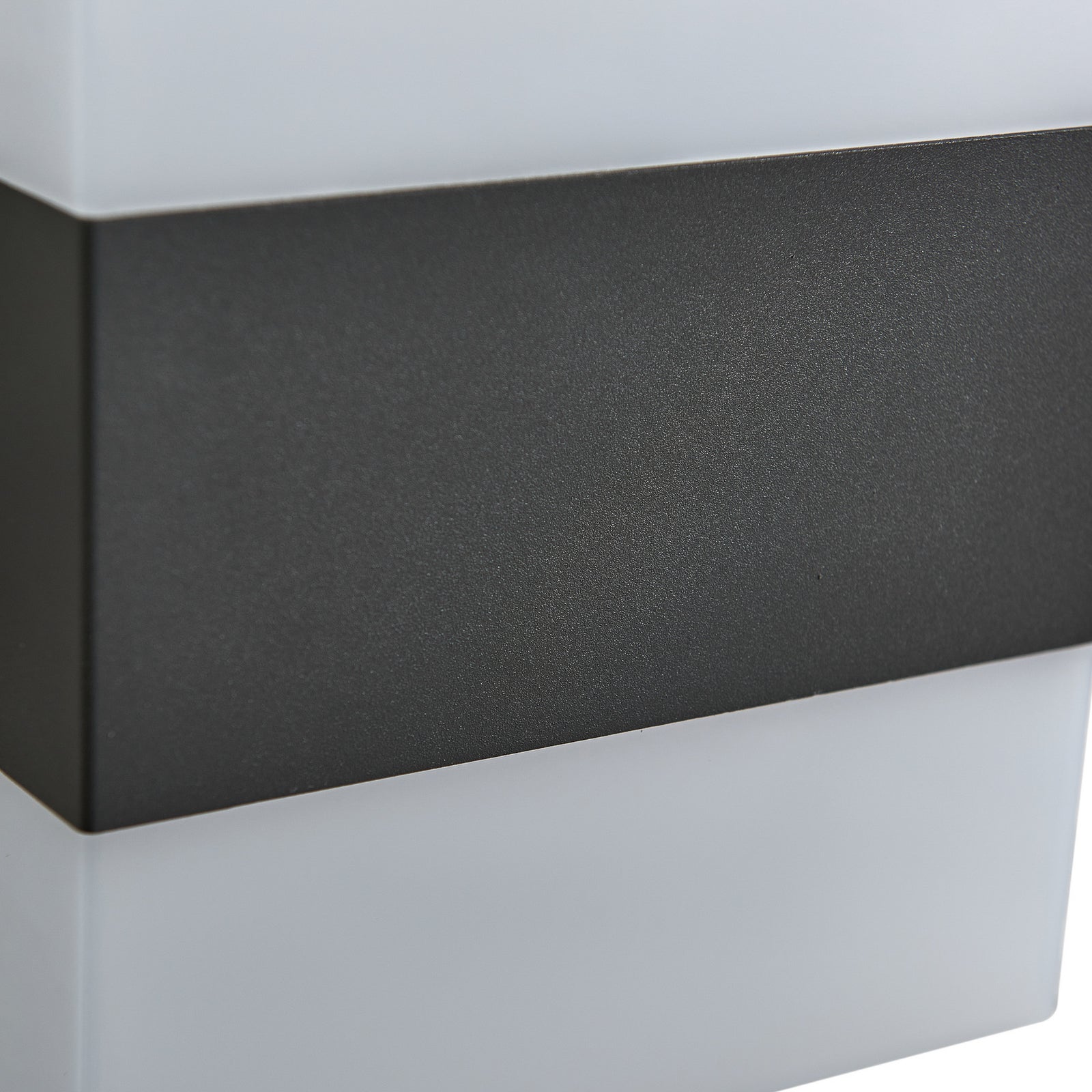 LED utevegglampe Branor aluminium antrasitt med varmt lys