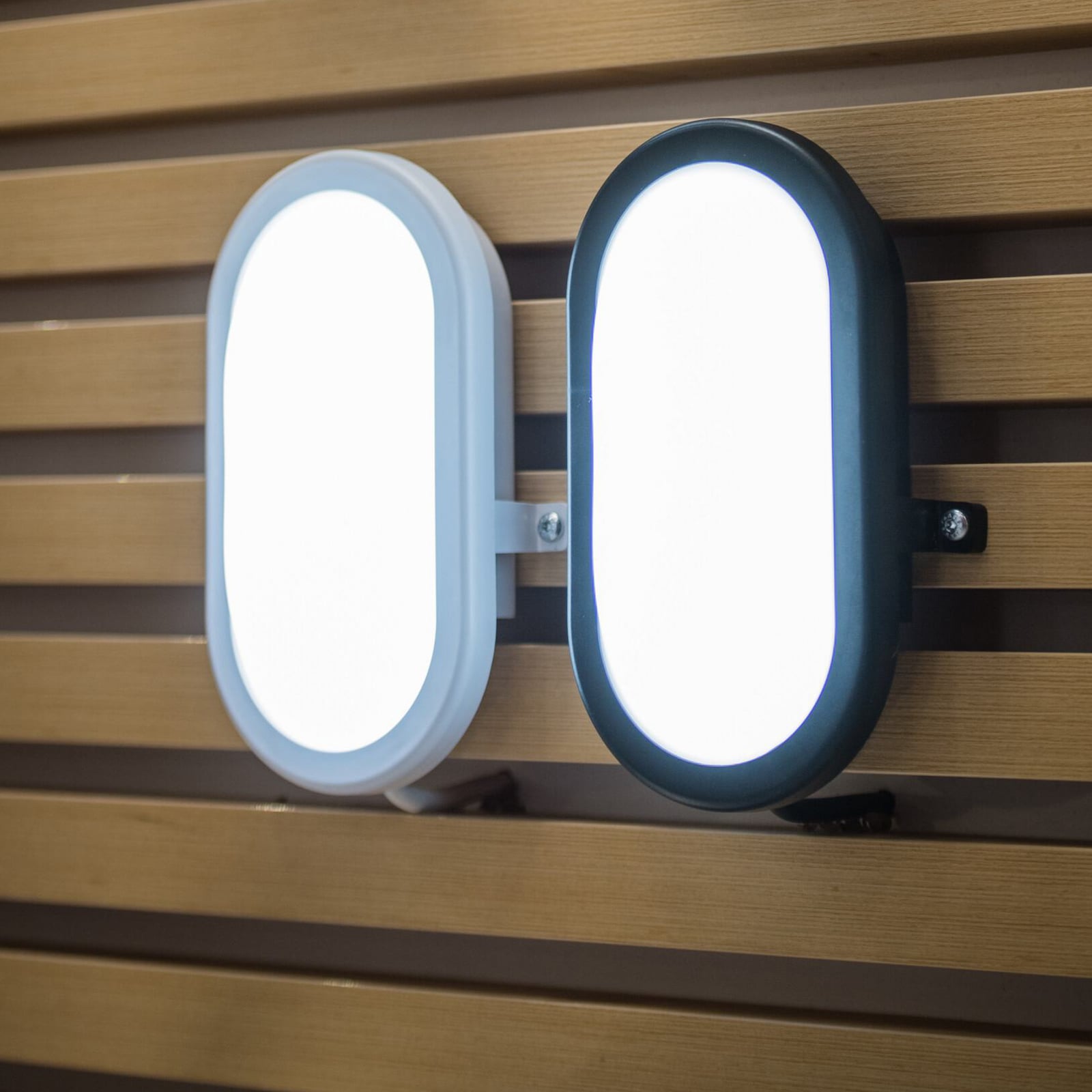 LED utevegglampe Bulkhead svart plast 11W 4000K IP54 OSRAM sideprofil